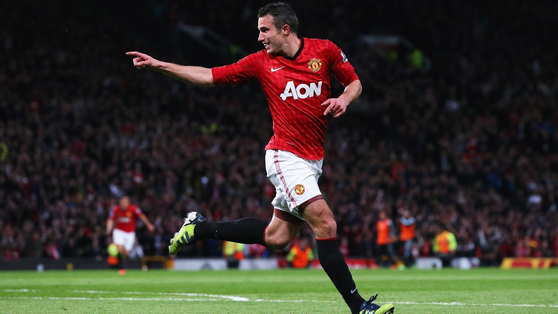 蝶泳转身节奏精准，速度衔接顺滑，蝶泳转身规则