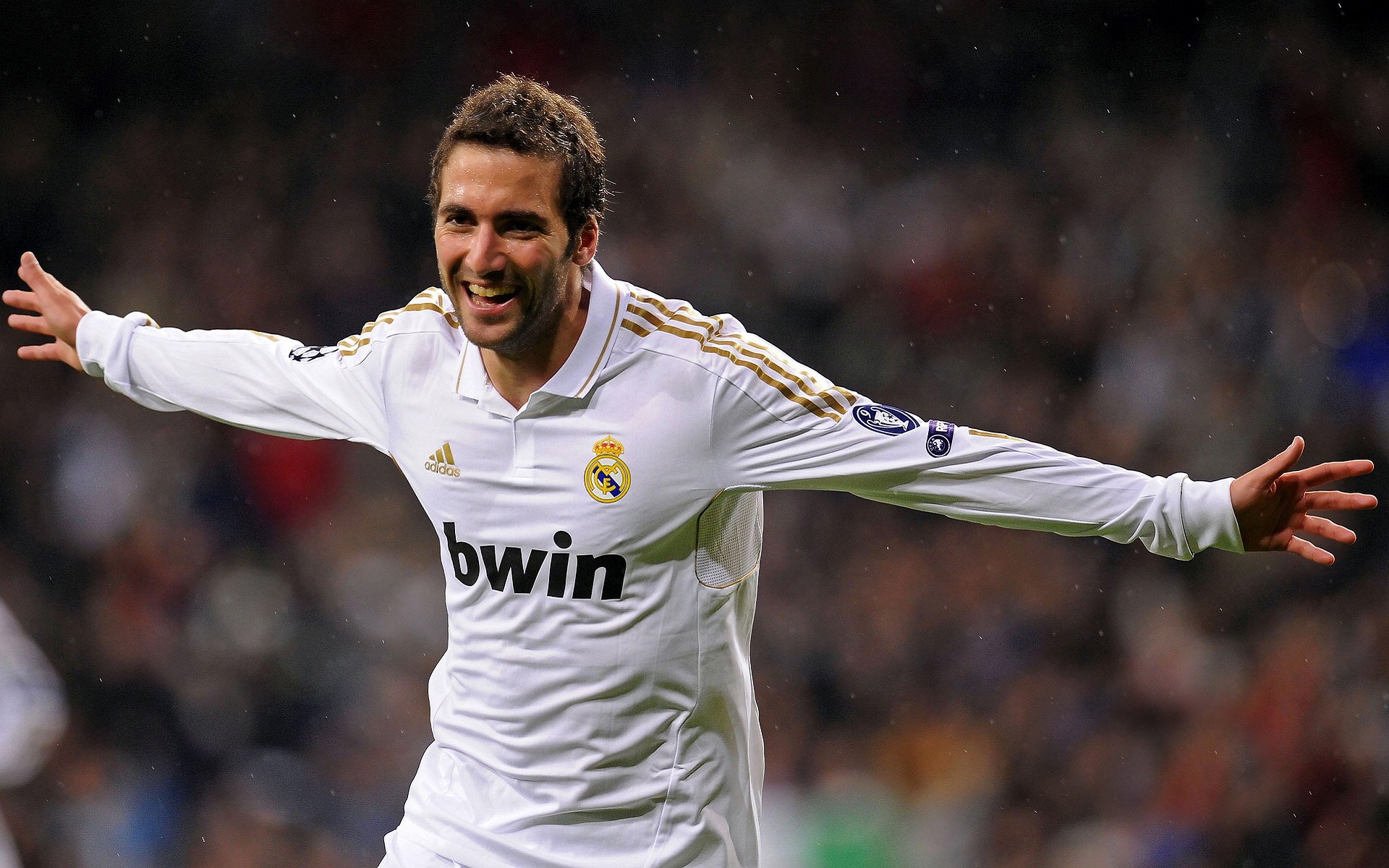 克莱尔稳扎稳打 展现自由泳长项实力，克莱尔jmb