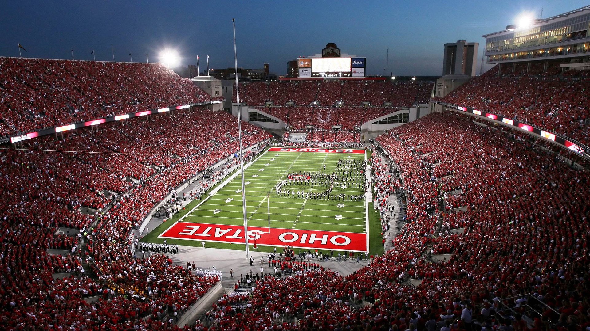 九游娱乐网站-英超激烈角逐，豪门纷纷发力追榜首